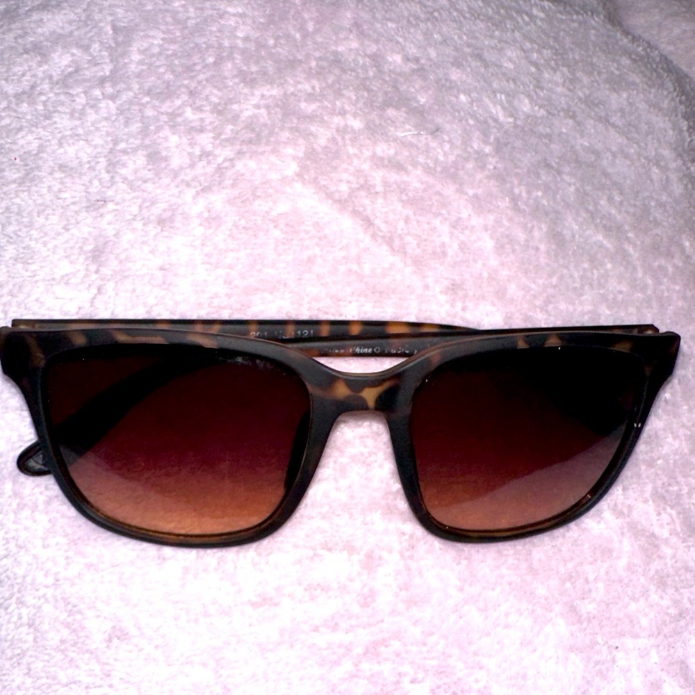 Leopard Print Sunglasses